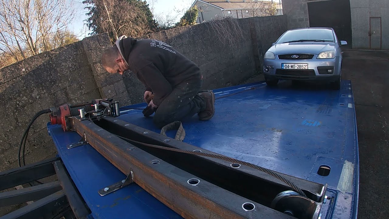 DAF LF tilt and slide recovery body build pt12