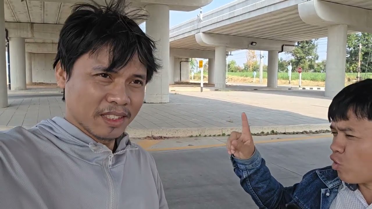 บอยเขมรดูเอาไอเดียคนไทยสุดเจ๋งสร้างทางกลับรถบนท้องถนนมีเงินอย่างเดียวสร้างไม่ได้ต้องฉลาดด้วย