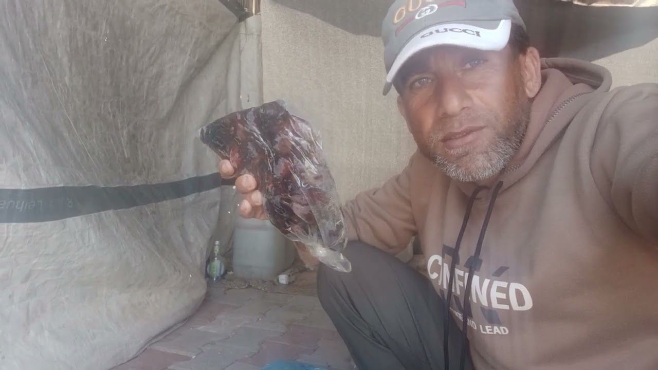 الحمد لله رب العالمين استلمنا طرد غذائي من فاعل خير استحلفكم بالله لا تتخطى هذا الفيديو الا باشتراك