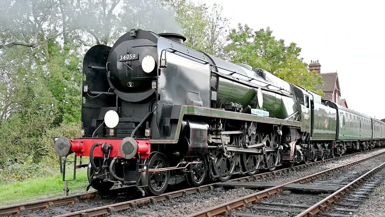 'Sir Archibald Sinclair', 'Linette' and a surprise visitor at the Bluebell Railway!