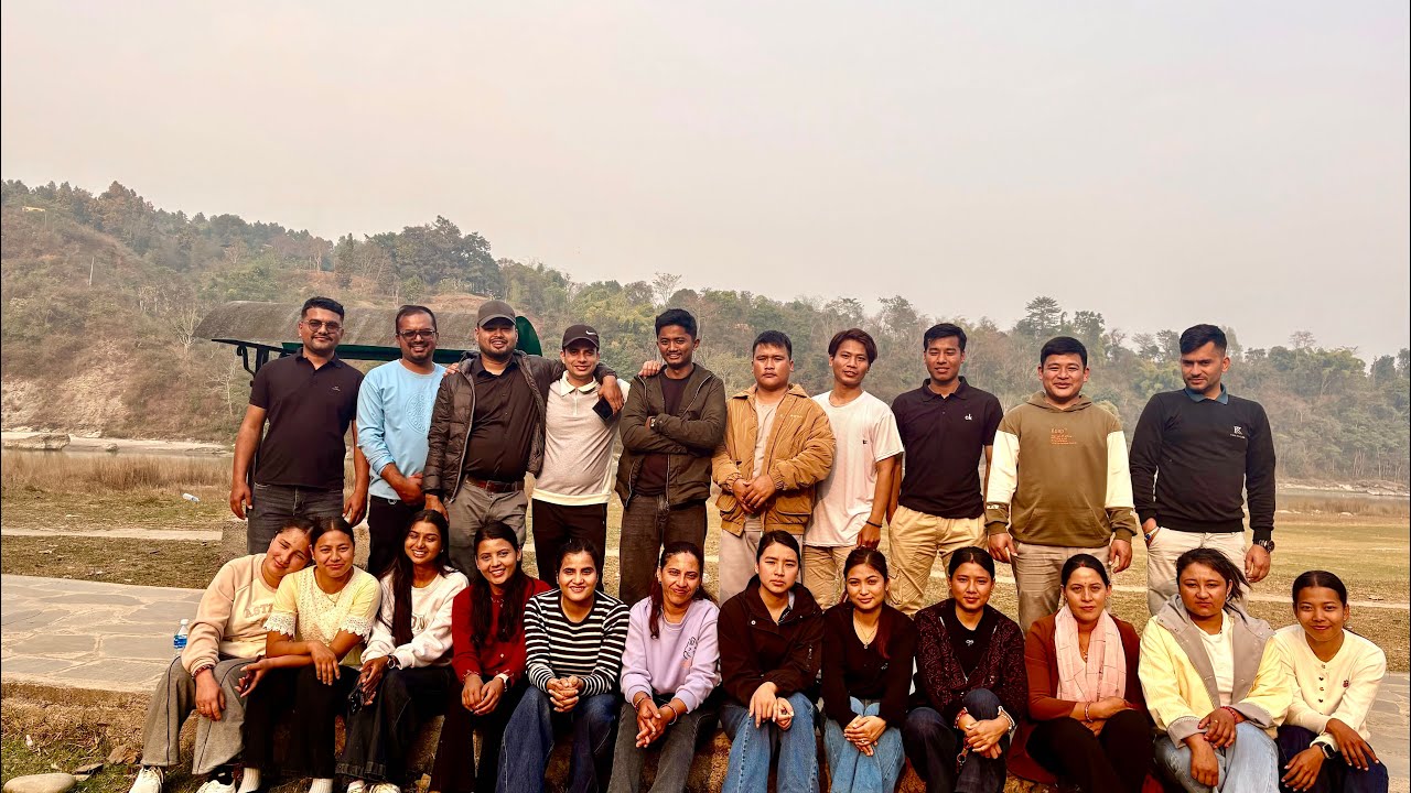 हामी चापाकोटेको रमाईलो वनभोज 