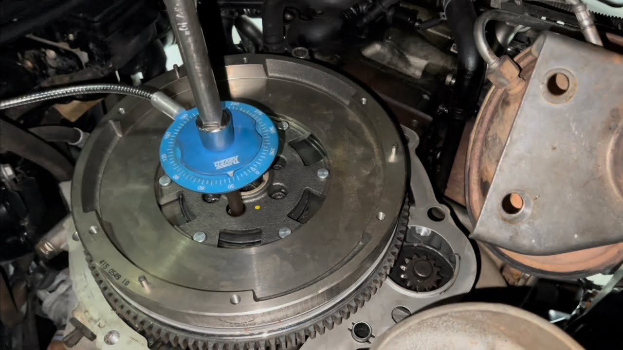 Troca do volante bimassa do motor da Amarok 2.0 16v Turbodiesel