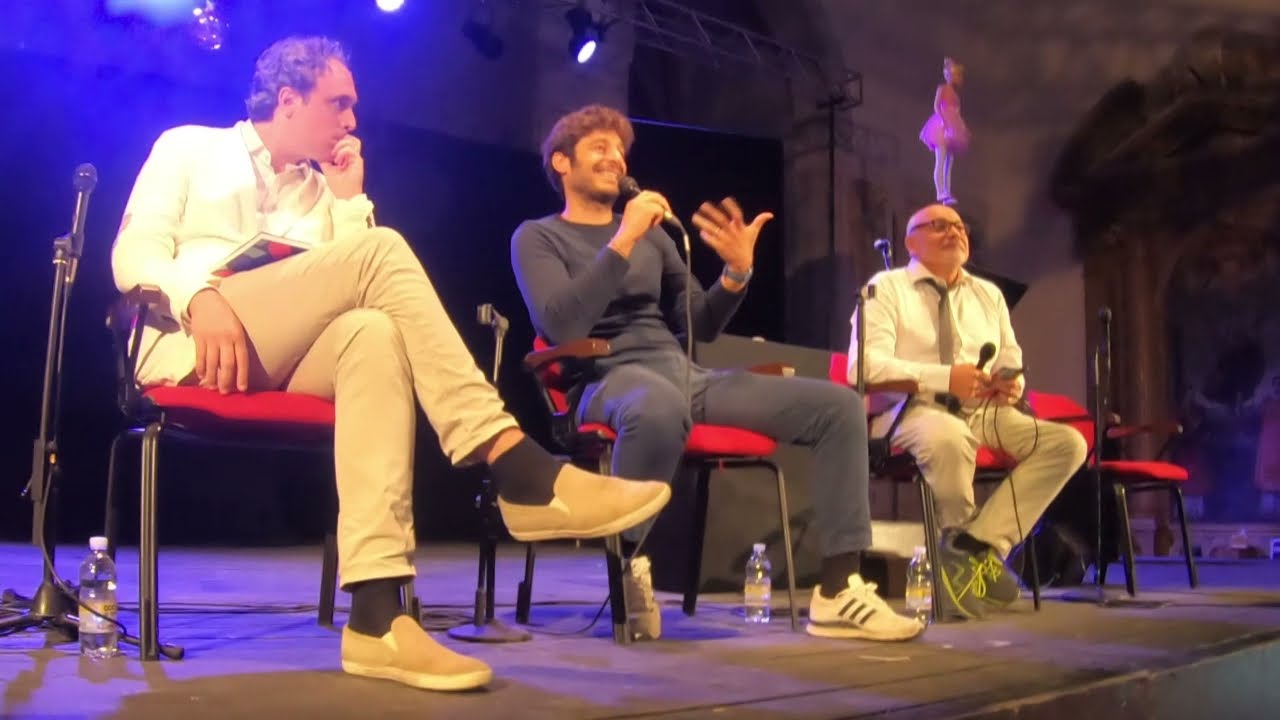 Lino Guanciale: Come mi rapporto con il pubblico quando sono sul palcoscenico!