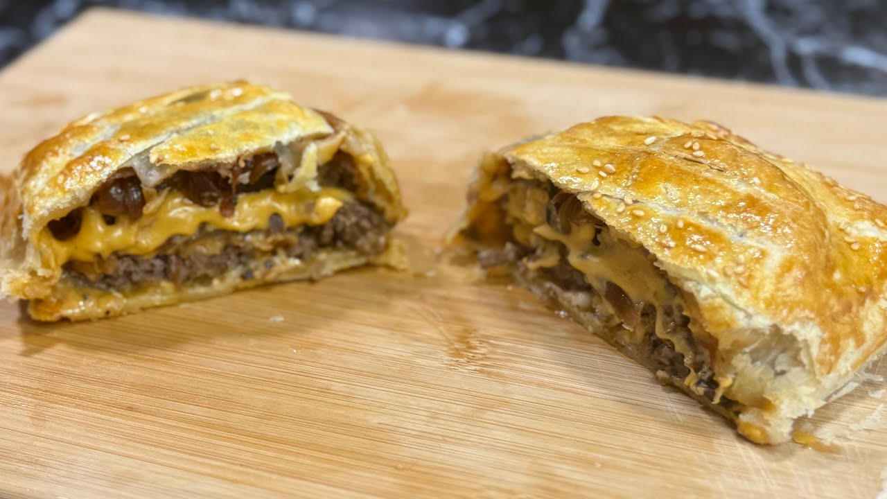 Un cheeseburger dans la pâte feuilletée c’est la révélation de l’année! 🍔 