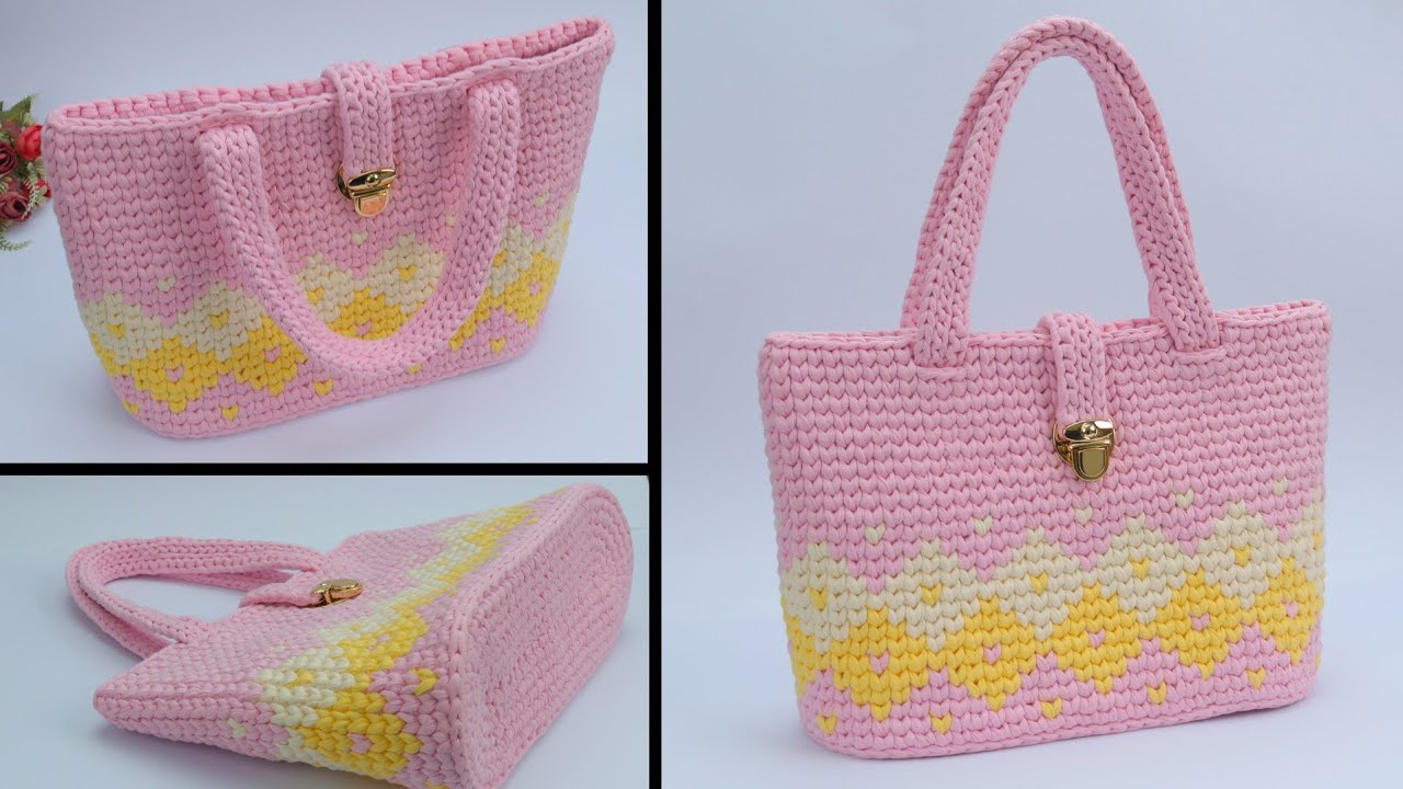 I fell in love with this Easy t shirt yarn crochet handbag tutorial