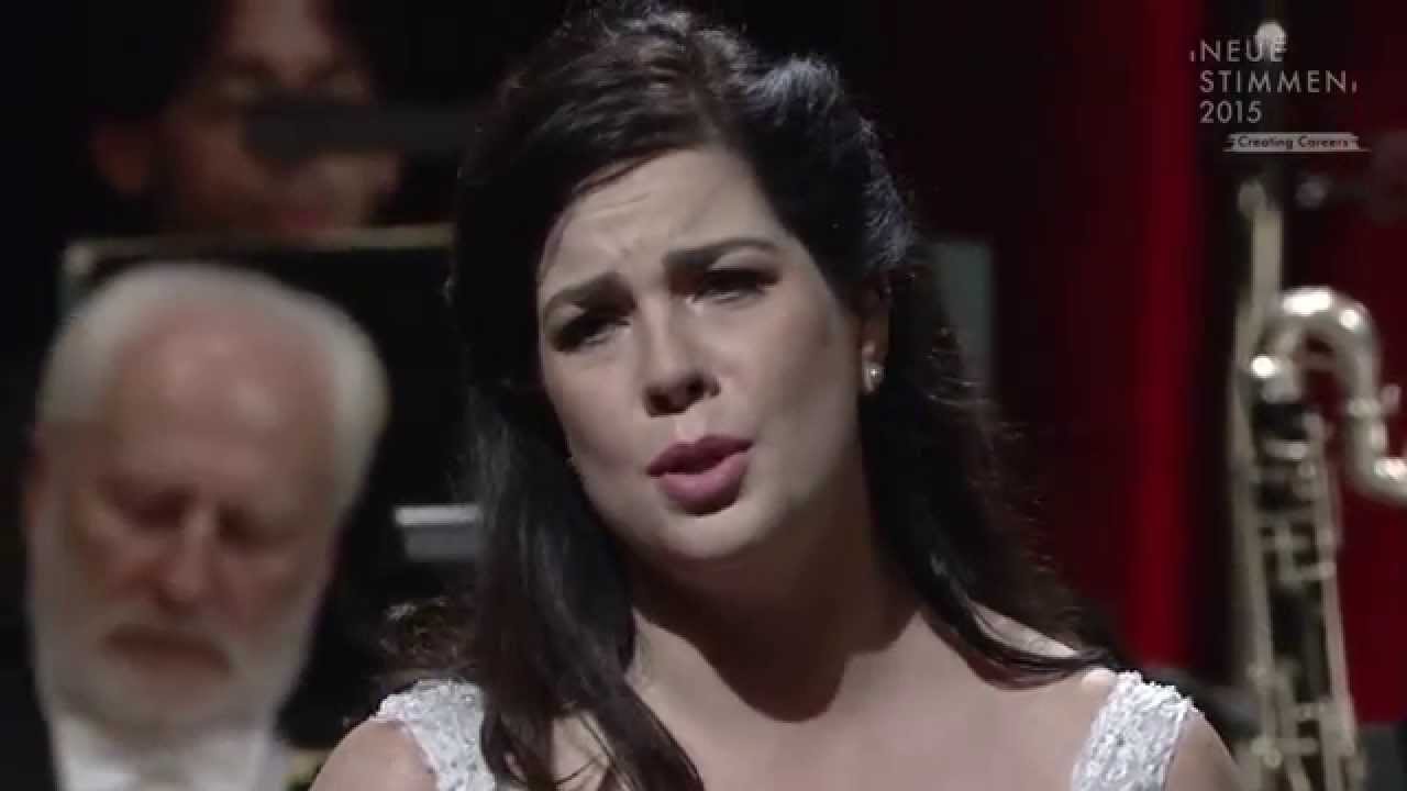 NEUE STIMMEN 2015 - Final: Camila Titinger sings 