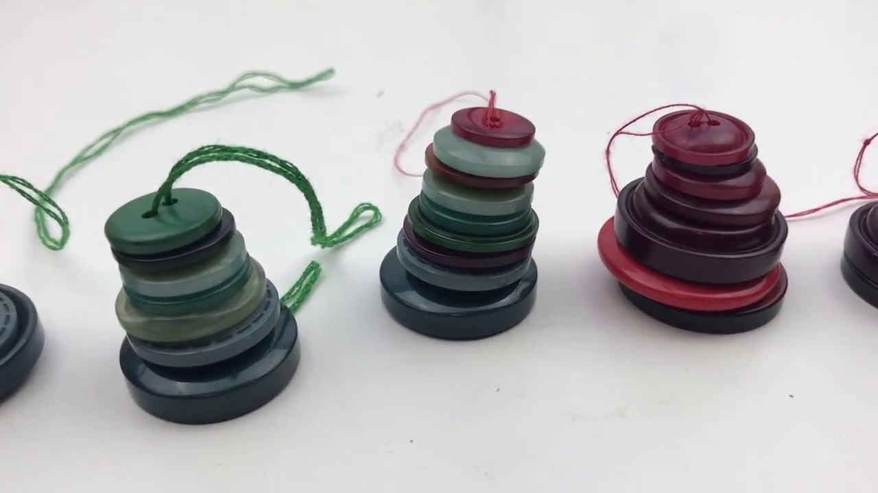 DIY BUTTON CHRISTMAS TREE DECORATIONS