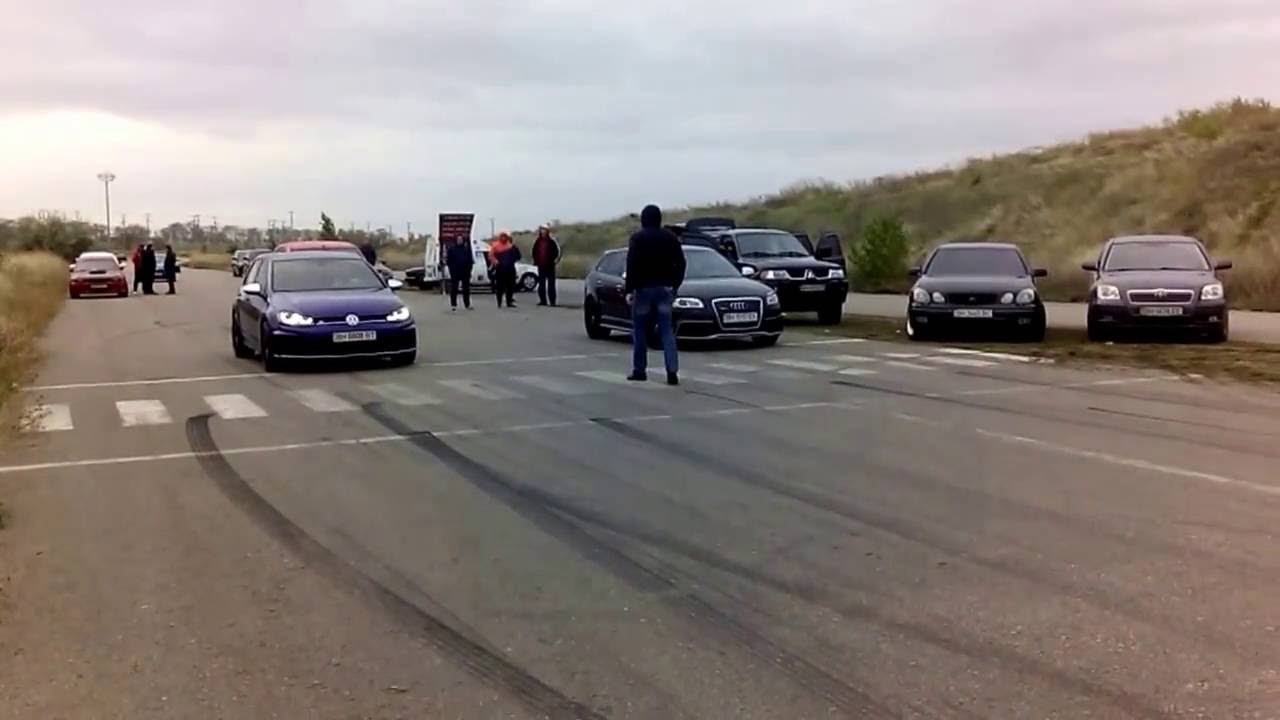 Golf R vs Audi RS3 drag