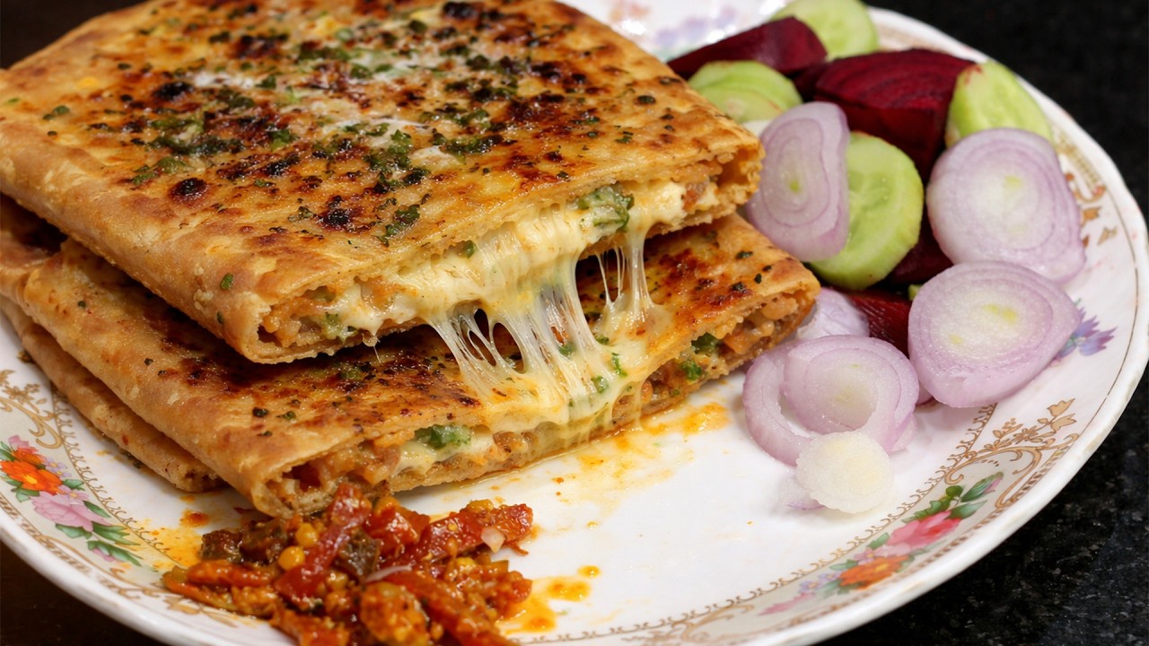 “Ghar Par Bana Itna Cheesy Paratha… Bachche Shock Ho Gaye! 😲🧀”साधारण पराठा नहीं!