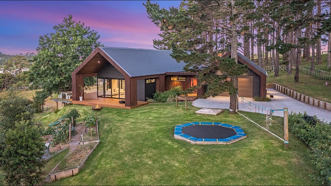 24a Christian Road, Swanson - Celia & Micaela Challis - Harcourts Titirangi