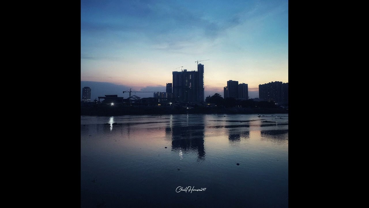 Chill House - Moonlight on my skin