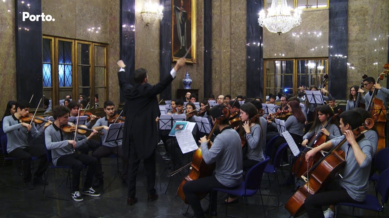 Alunos da Escola Básica do Cerco recebem instrumentos | Música para Todos