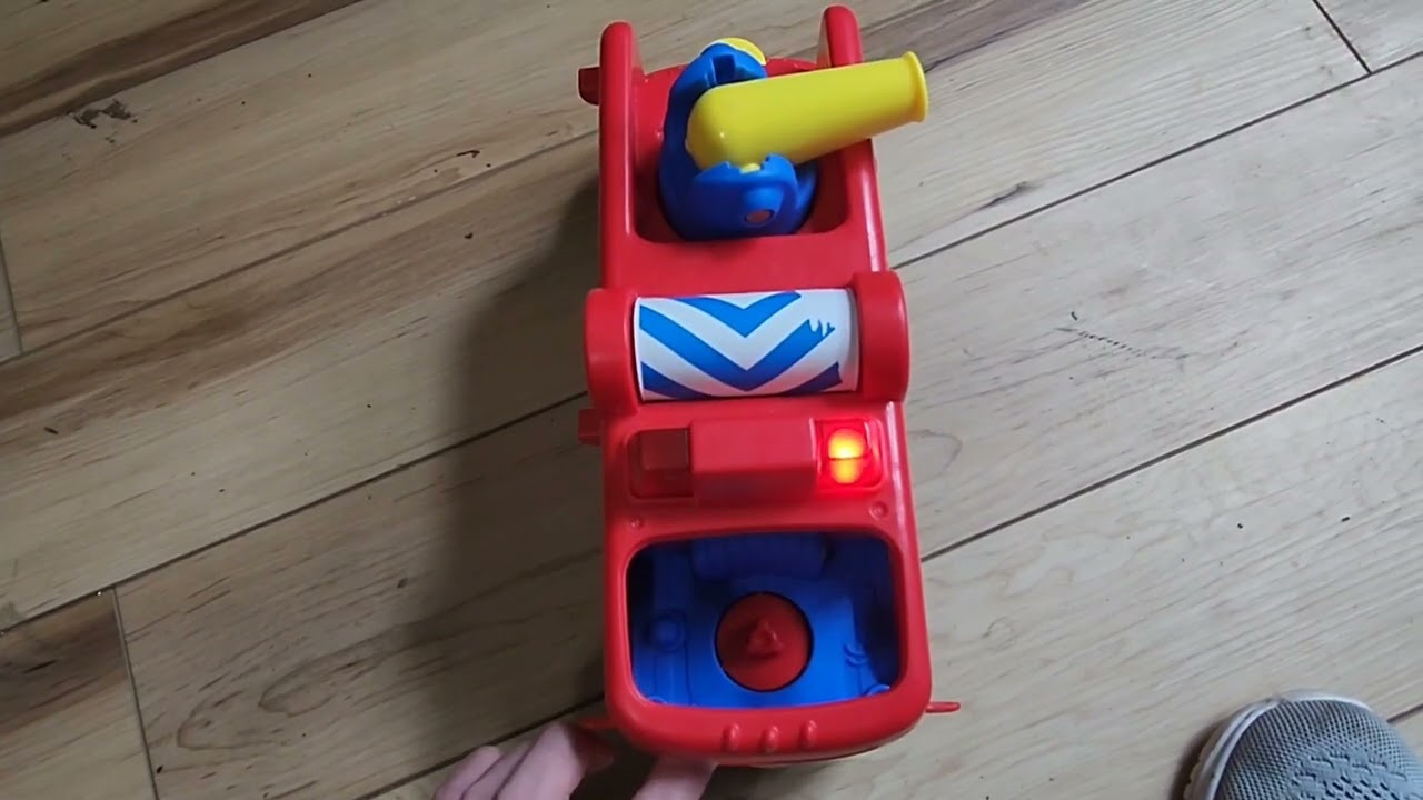 2016/2017 Fisher Price Little People Helping Others Fire Truck