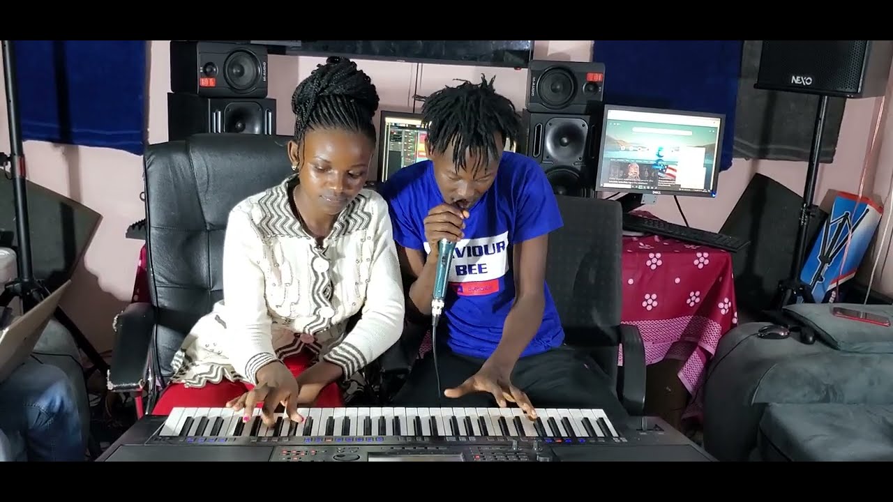 Annet Kesh and  saviour bee hot 🔥 seben see how this girl  played the keyboard
