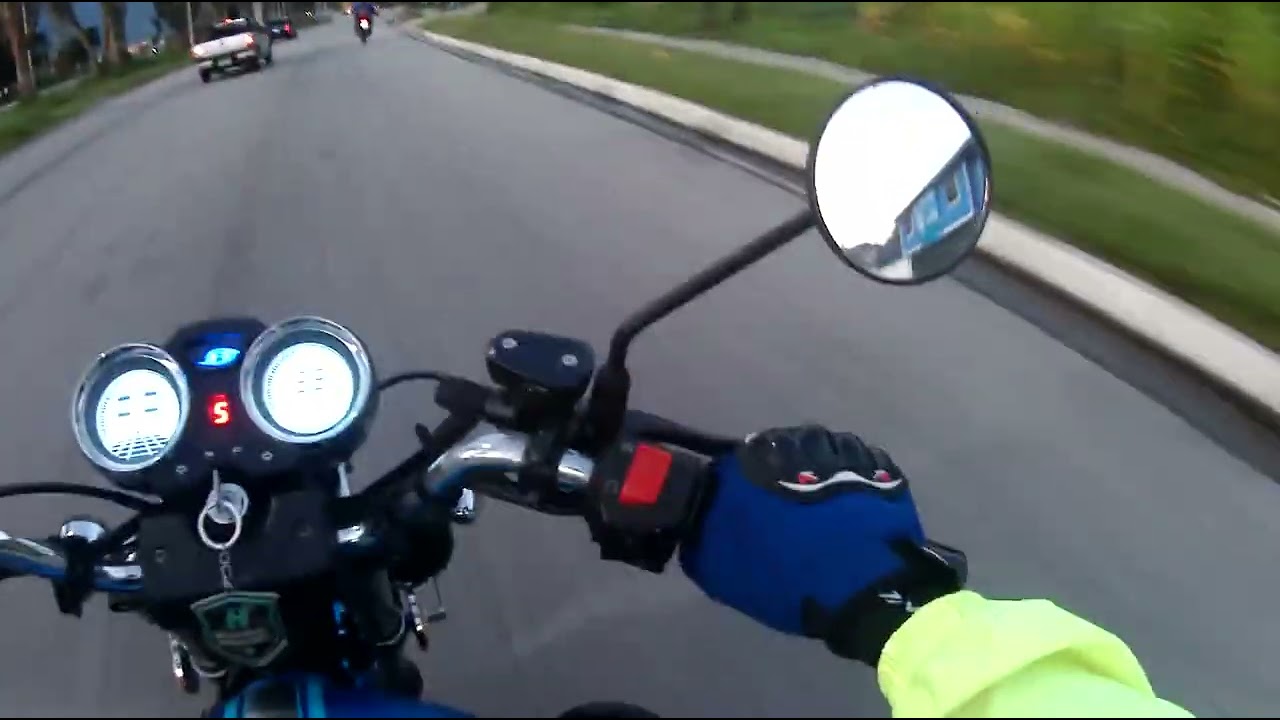 Una ruta bajando la Av Los Próceres cruzando y subiendo un tramo de la Av Las Américas.