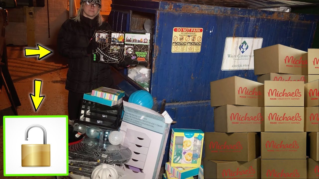 MICHAEL'S MANAGER FORGOT TO LOCK THEIR DUMPSTER! OOPSIEEE.....