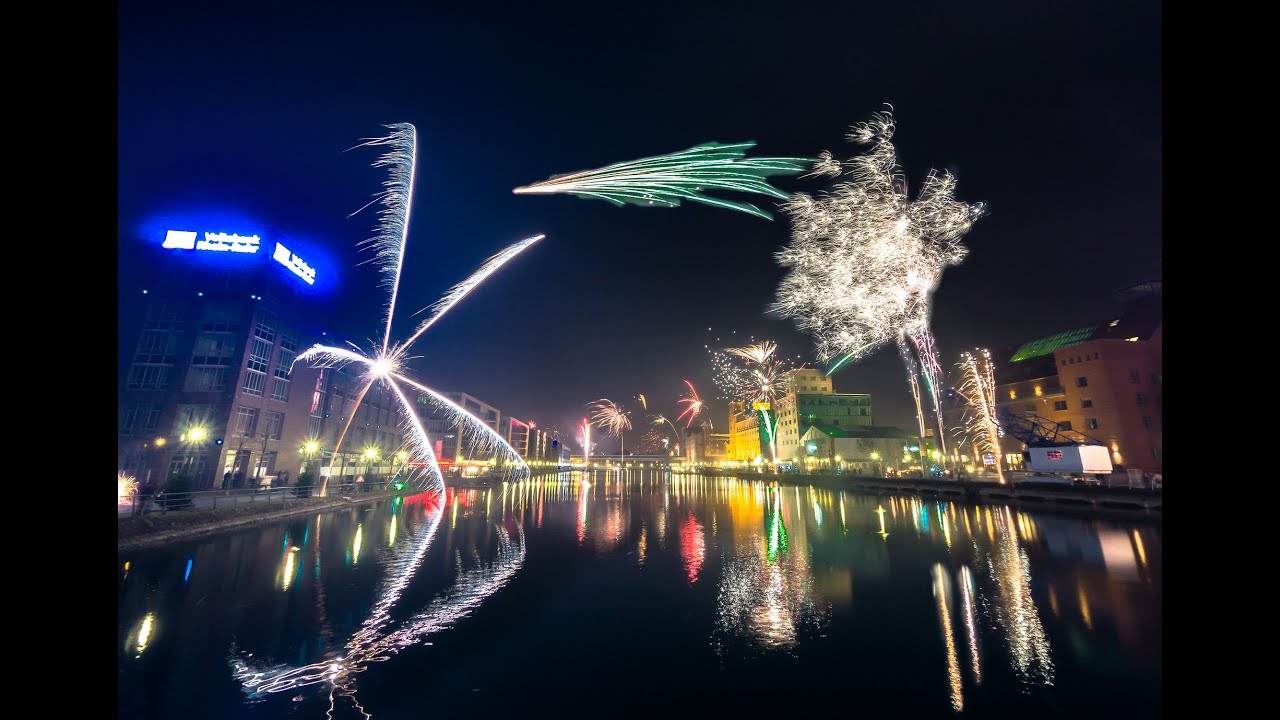 CJ6: How To Edit & Instantly Blend Fireworks Photos in Photoshop