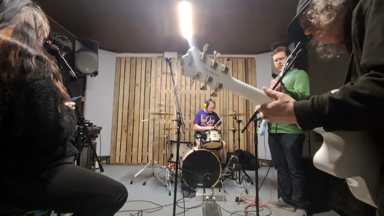 Carnival Ride (with extended intro)- The Thymes 