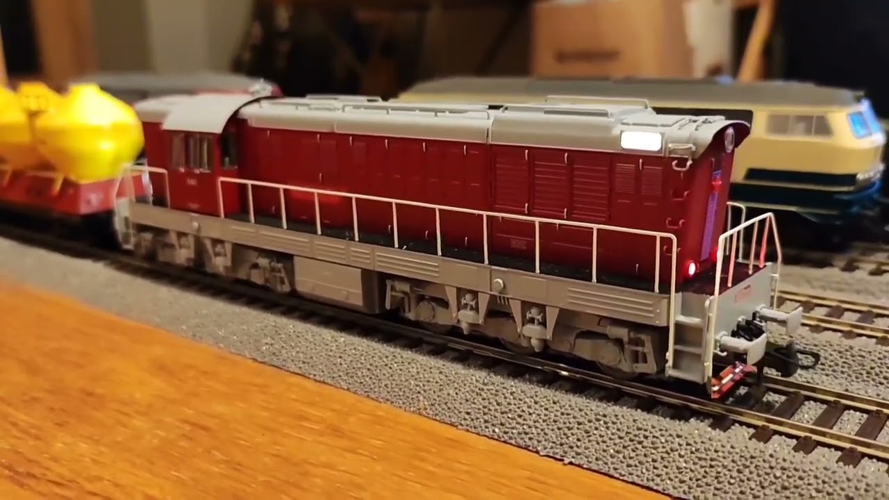 T 669 0010 (Roco 73773 + Roco 77001)
