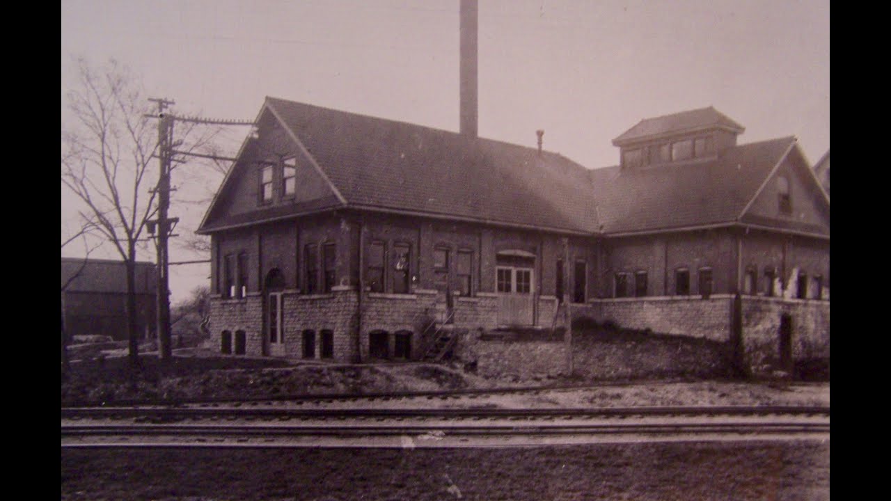 Eat  Pizza  in  a  Historic  1921  Pullman  Railroad  Car,  The  Works,  Loveland  Ohio