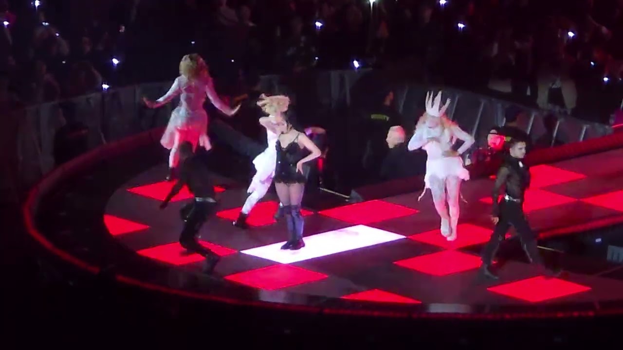 Lady GAGA - 