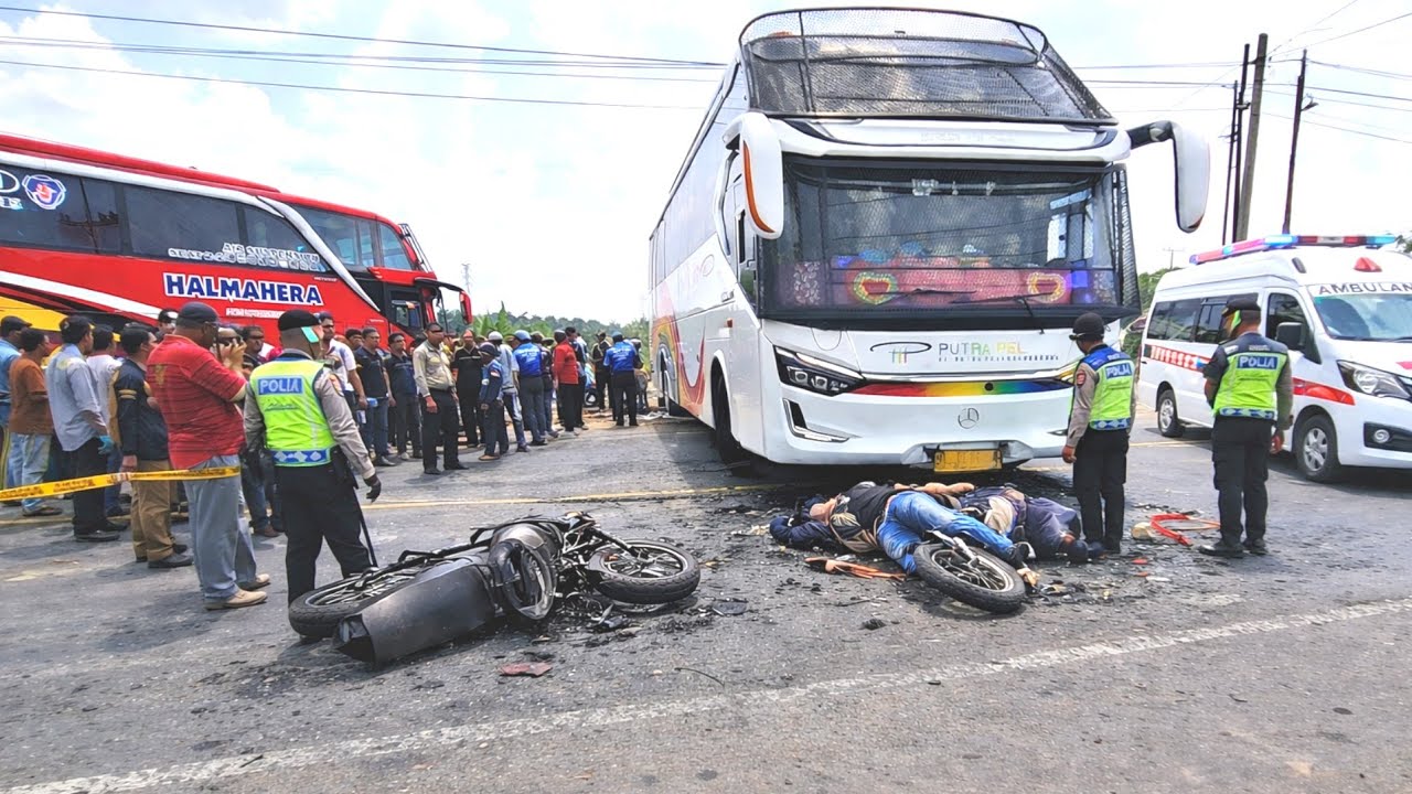 Terjadi Tabrakan‼️Bus Melintang di jalan,Dua pemotor Jadi Korban Taragis