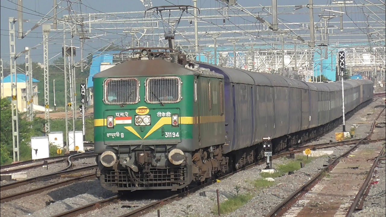 WAG 9 hauled Bhuj Madurai Election Special and Old ICF Rakes | Indian Railways