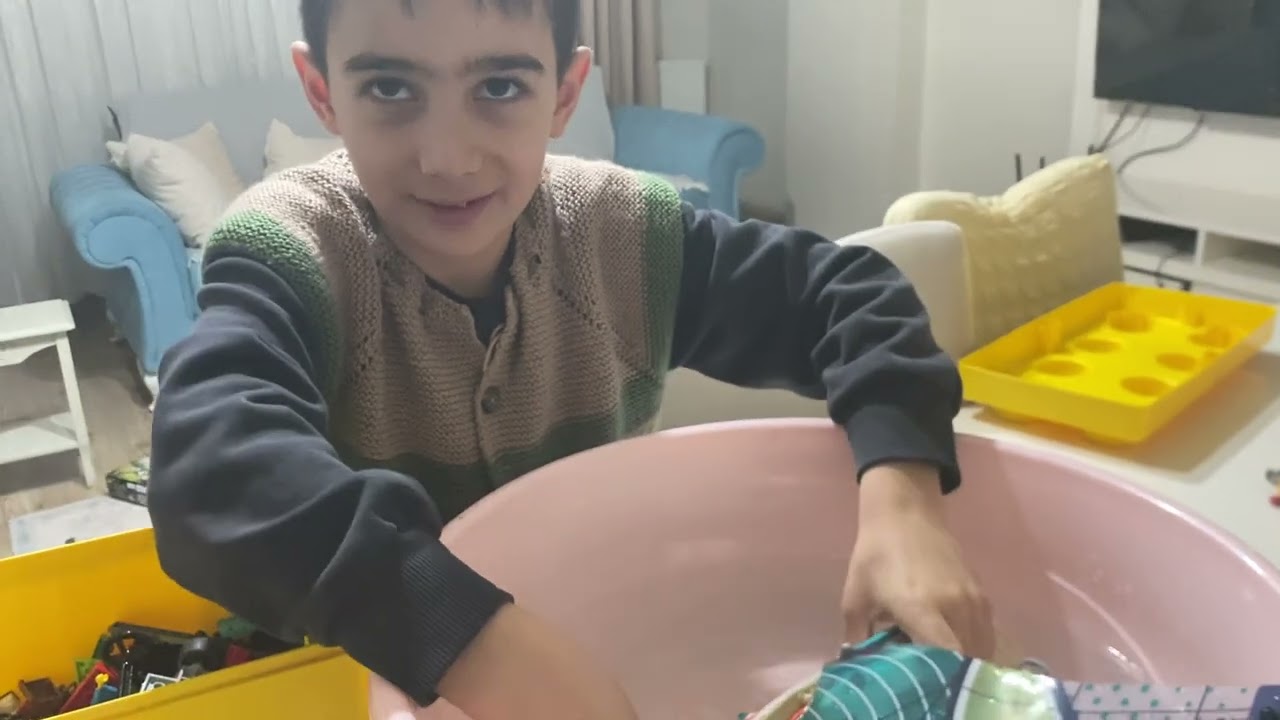 Çao Lego tekne yüzdürüyor . 