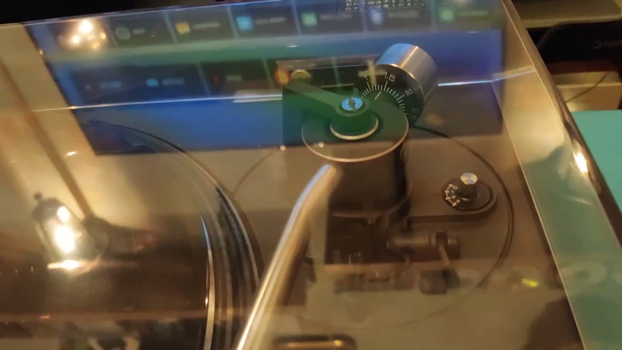 TECHNICS SL-1400 - замечательный аппарат 1976 года выпуска!