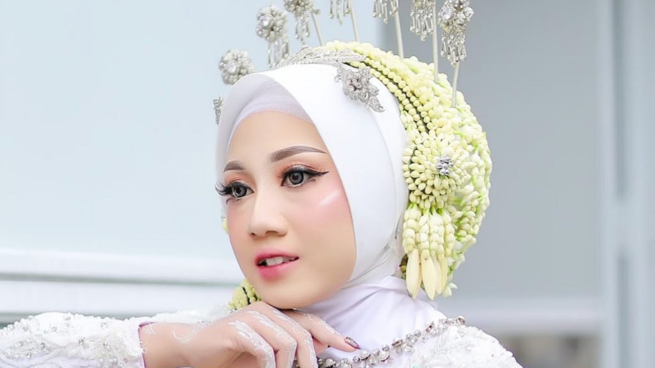 BELAJAR PASANG HIJAB SOLO PUTRI ALA MUA WO SALON ISTIKOMAH