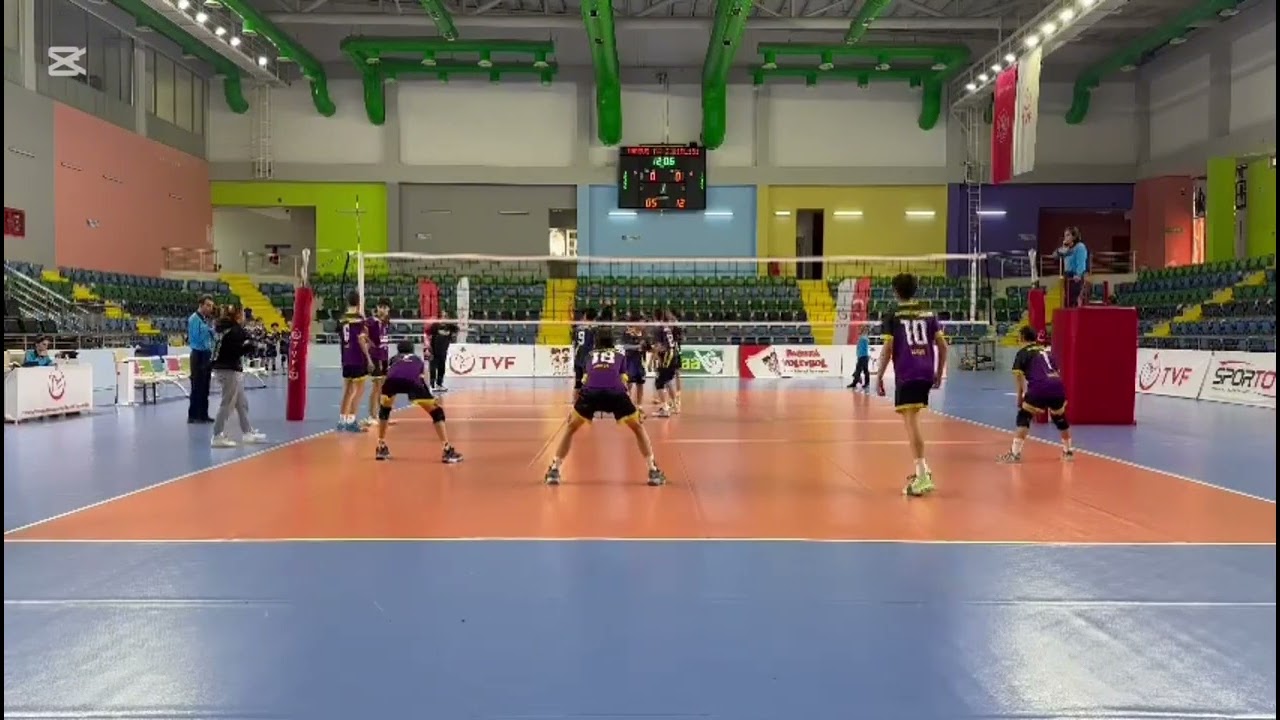 Tarsus fç - Yenişehir Gençlerbirliği voleybol maçı (küçük)