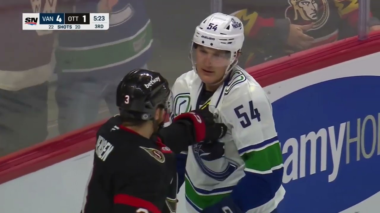 Tim Stutzle goes after Nils Hoglander now 👊