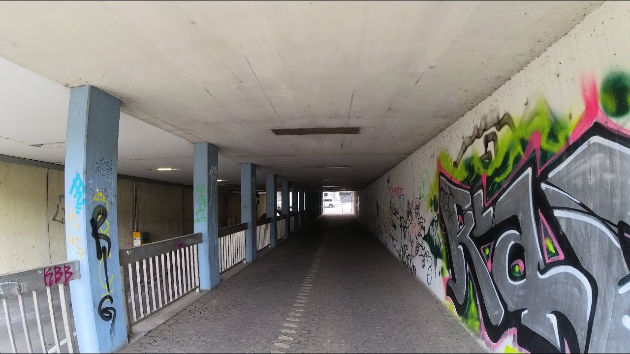 Das Shopping-Center mit Geheimnis im Keller und eine Tour durch die hässlichste Stadt Deutschlands