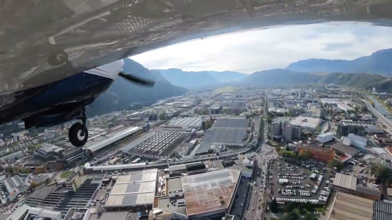 Mooney Ovation Landing LIPB Bolzano Runway 19