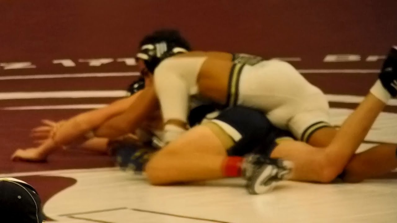 106 #2 Jacobi Cobbs (Althoff Belleville Illinois) over #3 Cash Hancock (St Pius X Festus) MD 14-5
