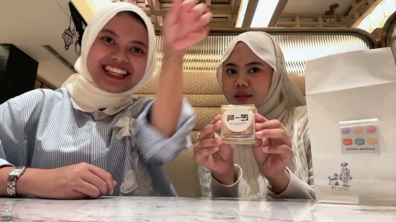 mini vlog hunting dubai chewy cookie soopsok di plaza senayan