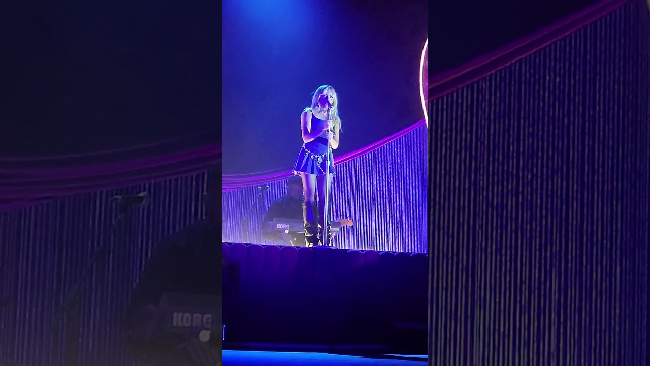 Sabrina Carpenter - opposite - Live in Las Vegas April 22nd, 2023