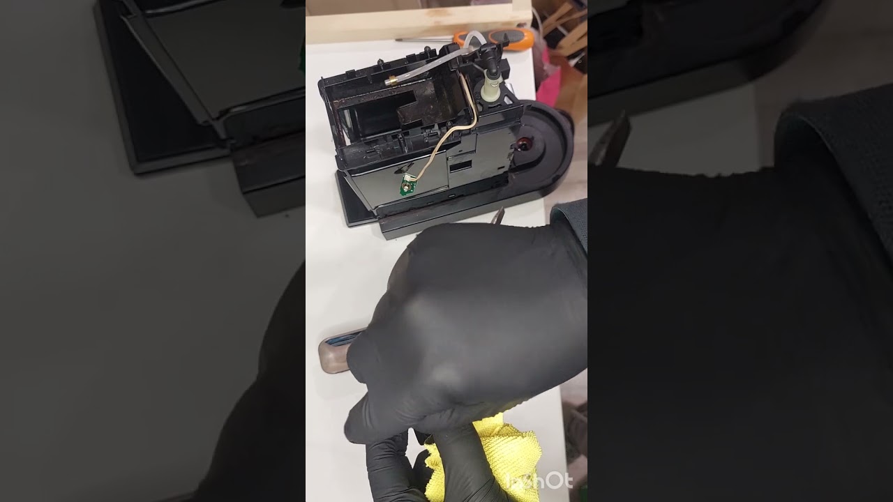 RIPARAZIONE NESPRESSO CITIZ , la macchina eroga il caffè nel cassetto raccogli capsule