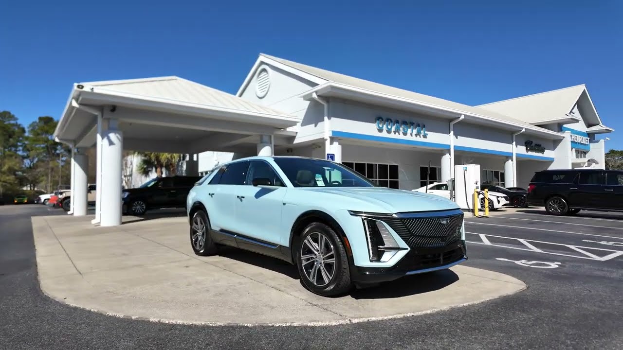 2024 Cadillac LYRIQ Luxury Level 3 in Nimbus Metallic