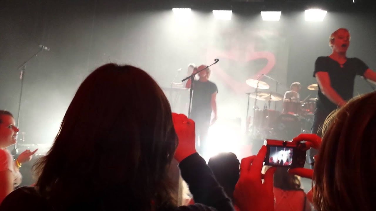 R5 concert in Belgium - Billion Hits