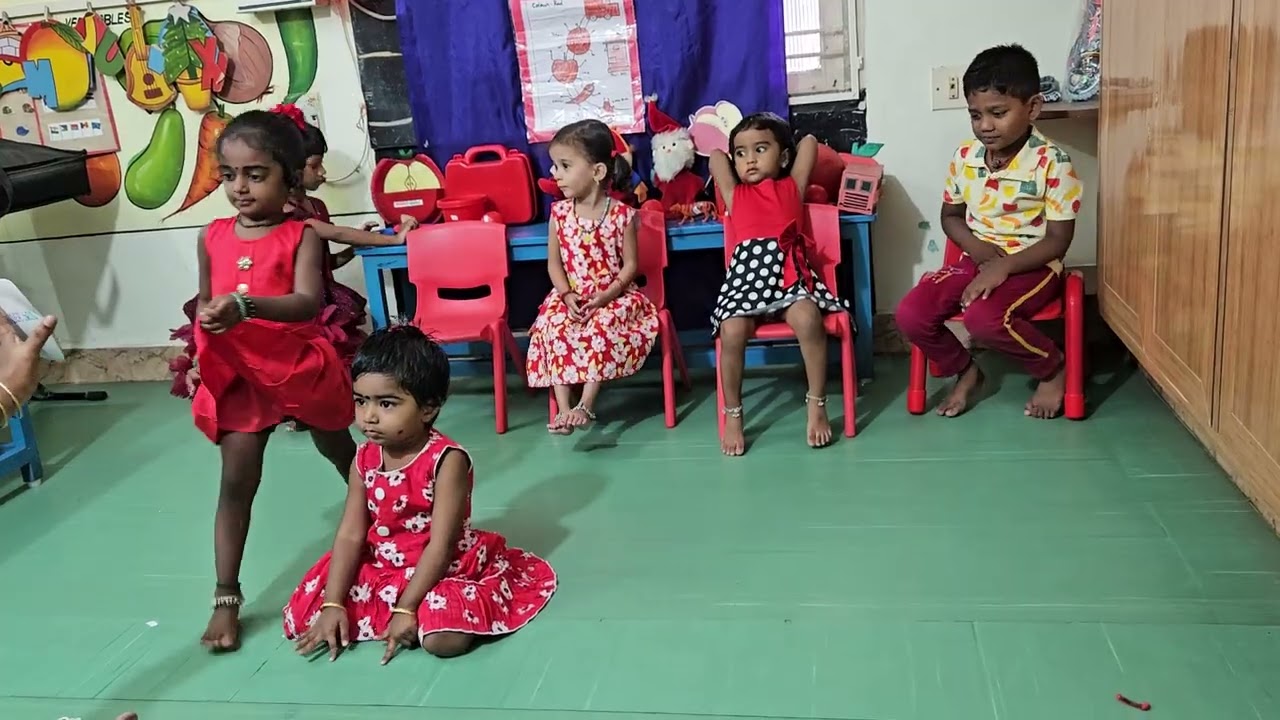 COLOURS DAY - RED