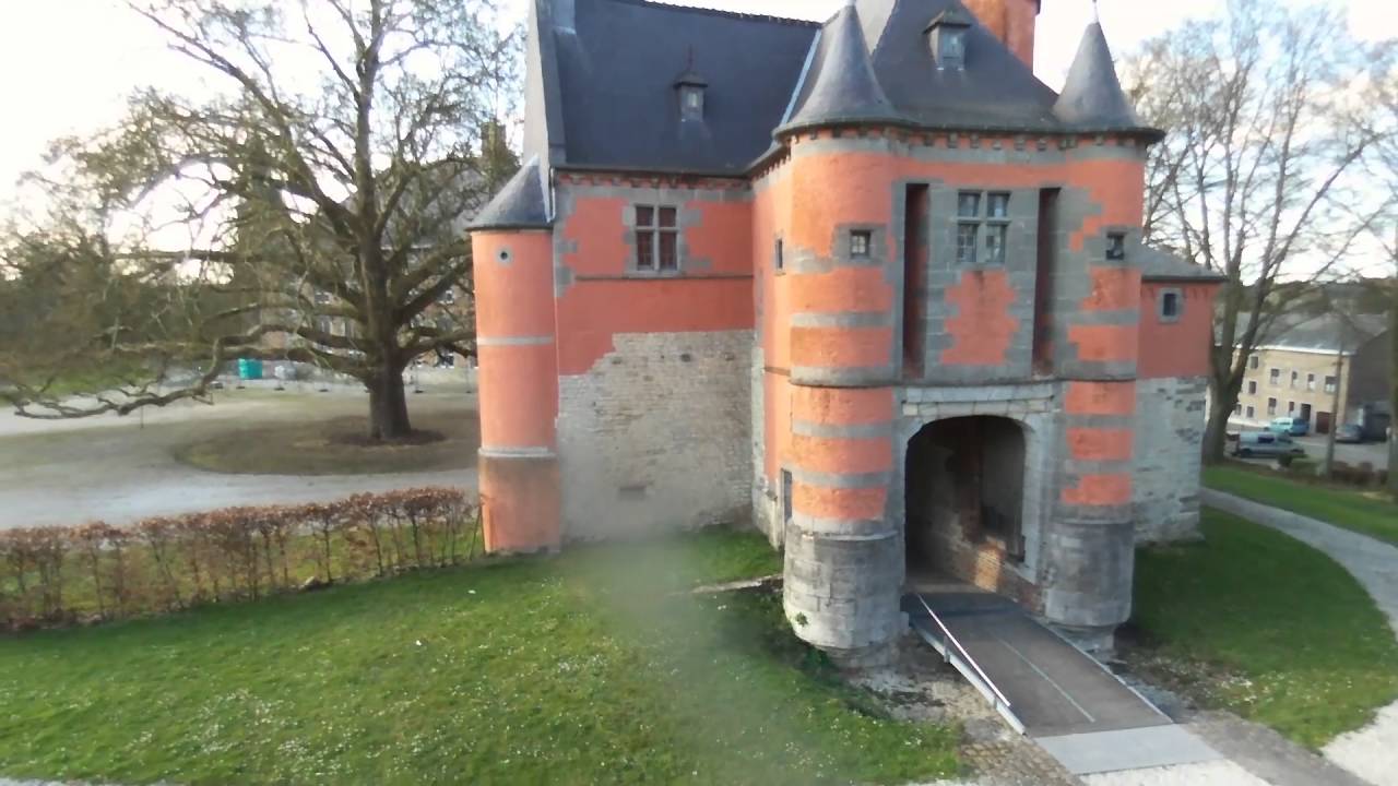 chateau de Trazegnies en drone