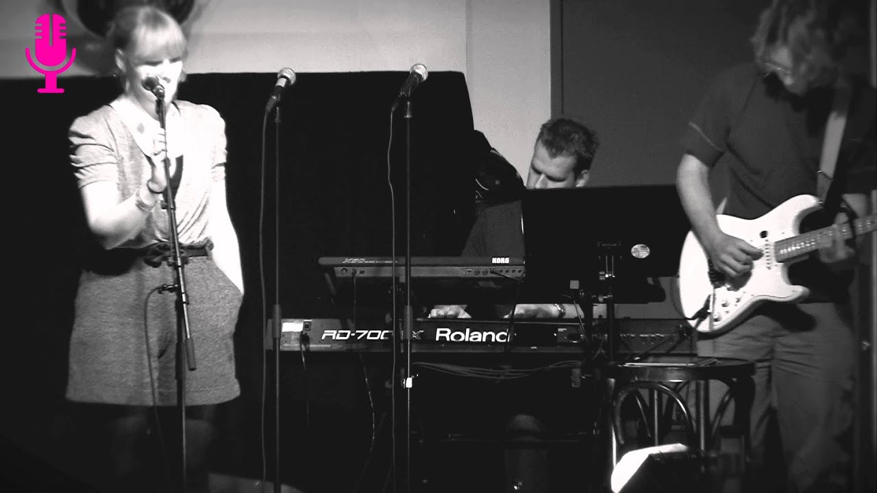 Coosje Smid - Fields Of Gold ( @ VIP live )