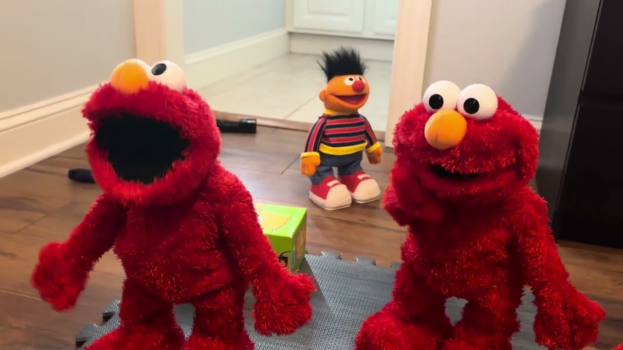 Сравнение фраз Elmo live и Elmo live encore back itch