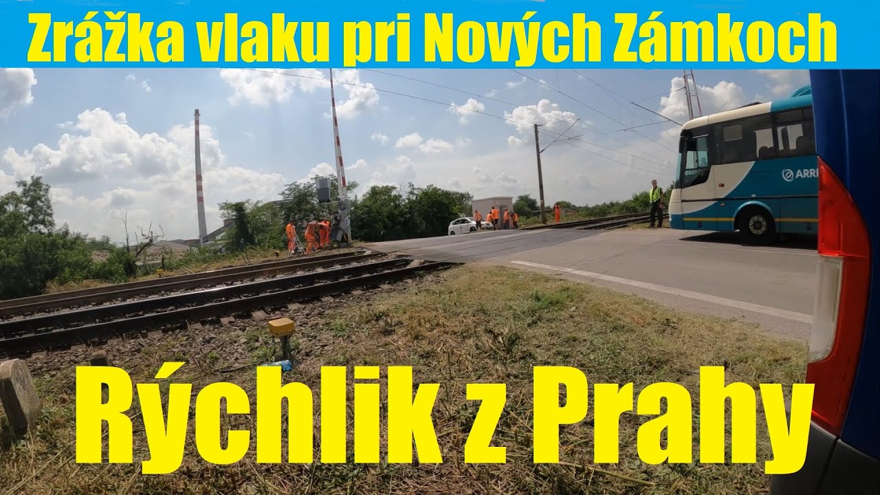 Tragická zrážka vlaku s autobusom pri Nových Zámkoch - Rýchlik z Prahy do Budapešti EC 279 narazil