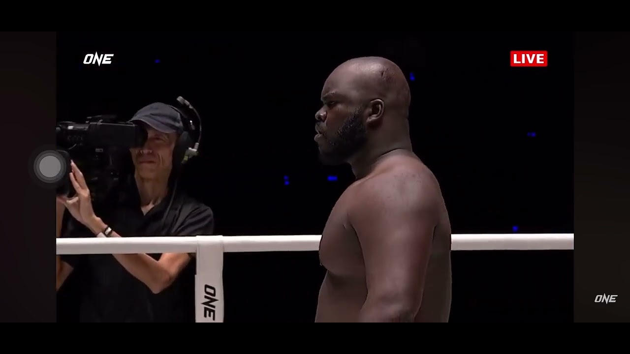 Reug Reug vs Boucher Ketchup : l&rsquo;int&eacute;gralit&eacute; du combat boucher dou nit ⚰️ 😂