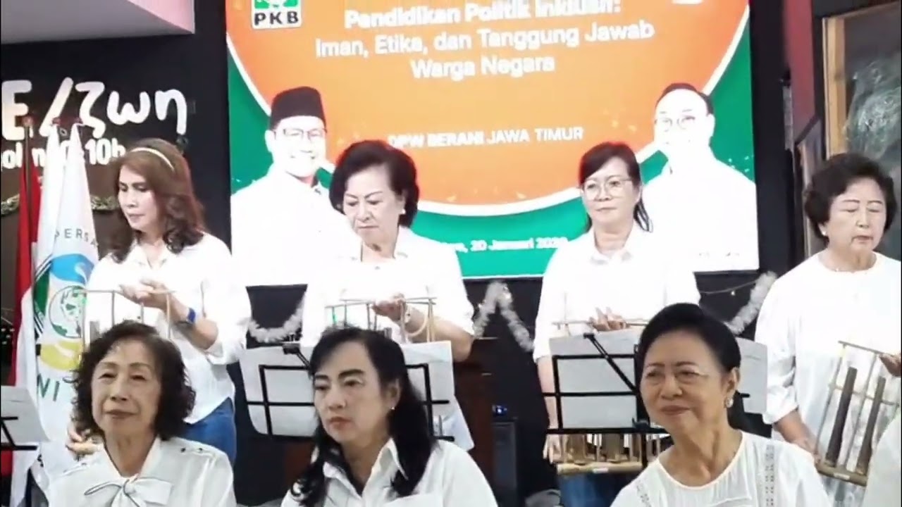 Angklung Gotong Royong diGereja Et Labora. Merayakan Natal 2025 Des 2025.