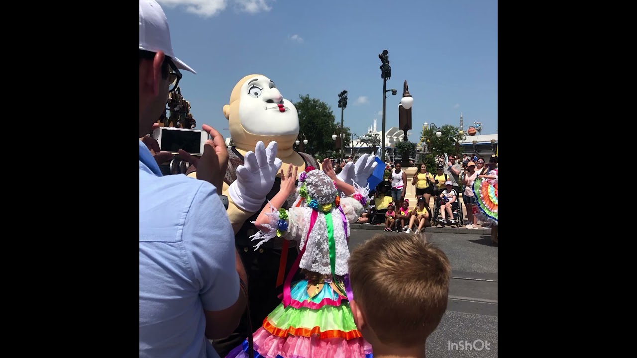 Disney World |Mickey’s Soundsational Parade | June 23, 2019 clips