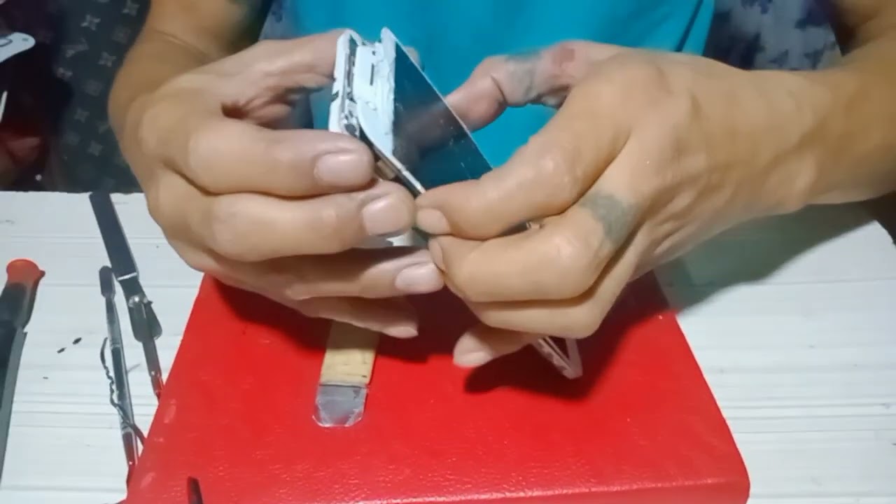 @paano magbaklas at magpalit Ng LCD Ng OPPO f1s.How to change LCD of OPPO f1s.