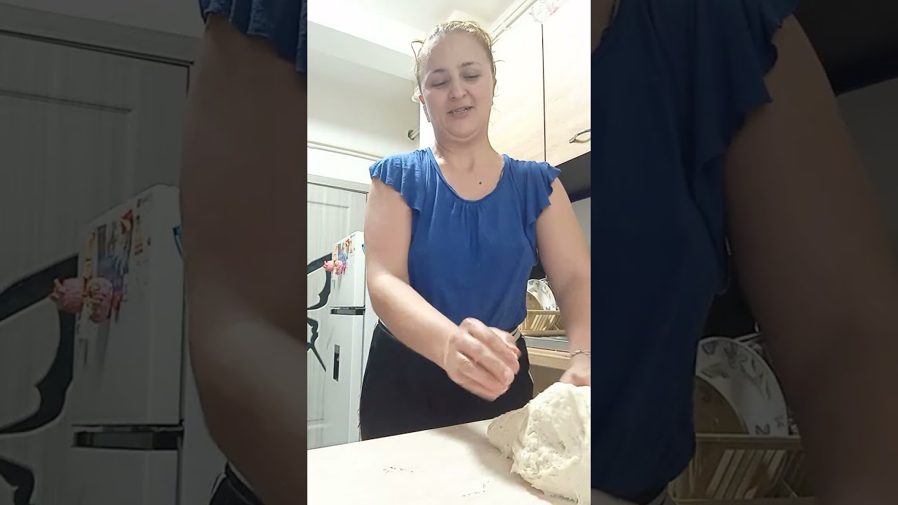 Pregătirea pâinii, pentru introducerea în cuptor. 
